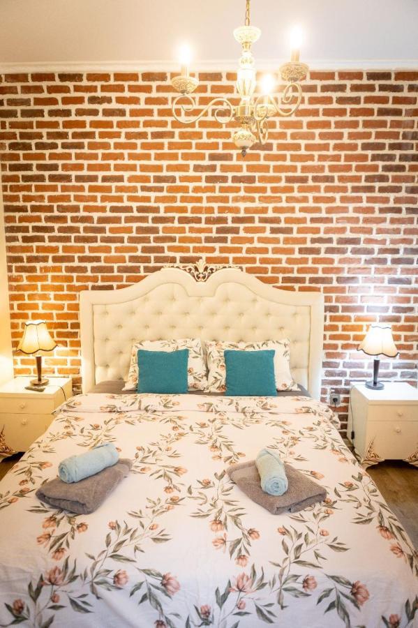 Piata'S Hidden Apartment บราชอฟ ภายนอก รูปภาพ